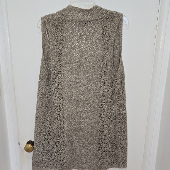Croft & Barrow Women's Beige Open-Front Open Knit Sweater Vest - Picture 6 of 7